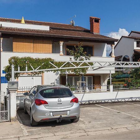 1 Bedroom Beautiful Apartment In Poreč Exterior foto